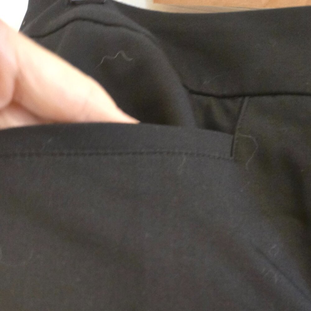 Fabulously Slimming by Chico's - Black Pant Crop - Size 0.5 - EUC - Picture 3 of 5